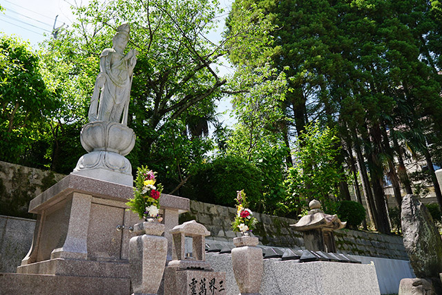 永代供養万霊塔